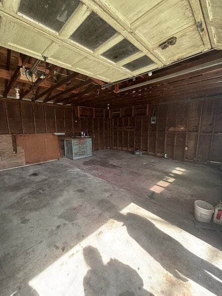 Building Photo - 206 E Belknap St