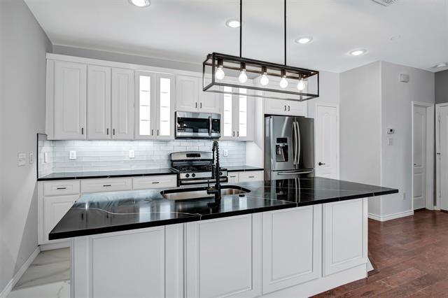 Building Photo - 4200 Comanche Dr