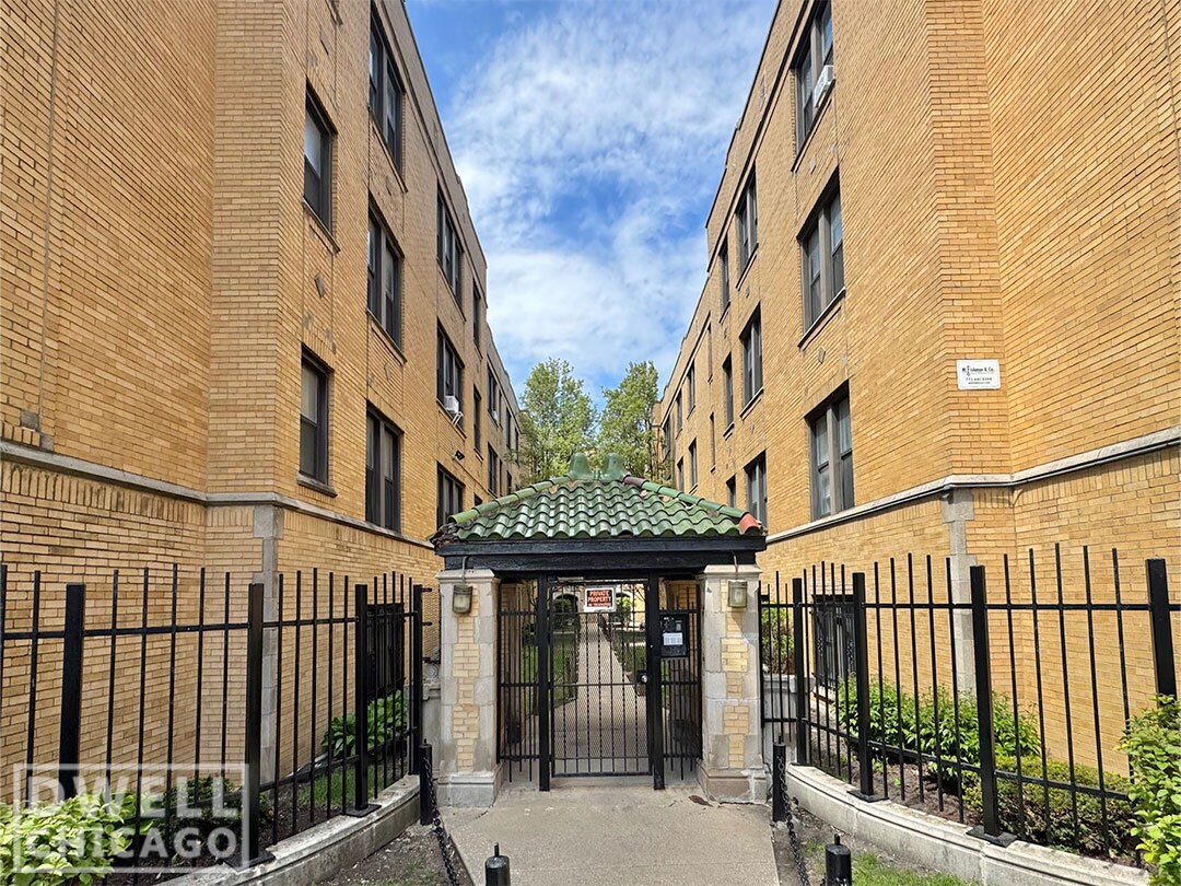 Building Photo - 1544 N Kedzie Ave