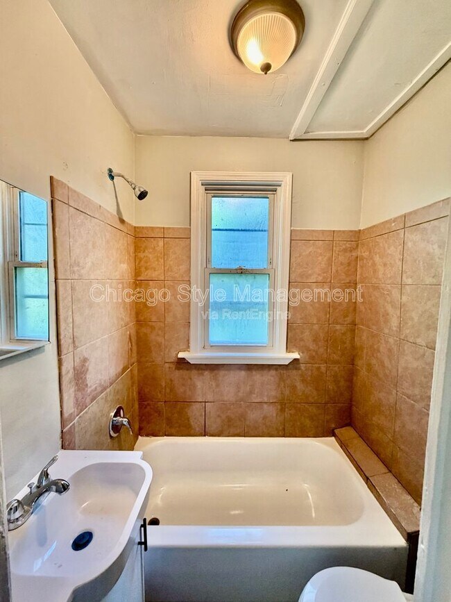 Building Photo - 12138 S Parnell Ave