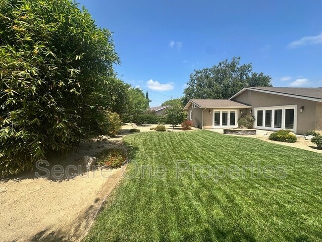 Building Photo - 1695 Berkshire Dr
