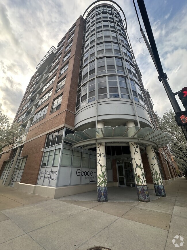 Building Photo - 1200 W Monroe St