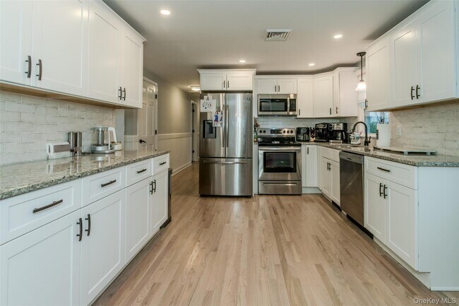Building Photo - 1462 NY-17A