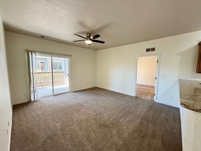 Building Photo - Fantastic 2 Bedroom, 2 Bath Ground Level Condo With Detached Garage in Loveland, Colorado
