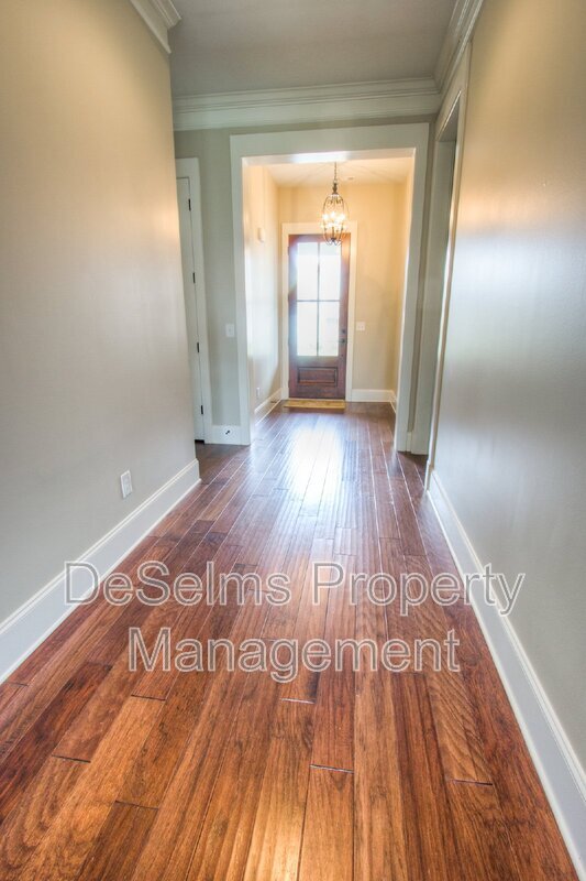 Building Photo - 3125 Hazelton Dr