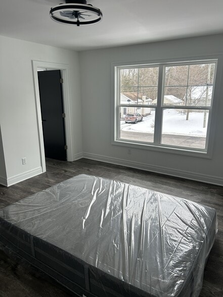 Building Photo - 4256 Greenfield Pkwy