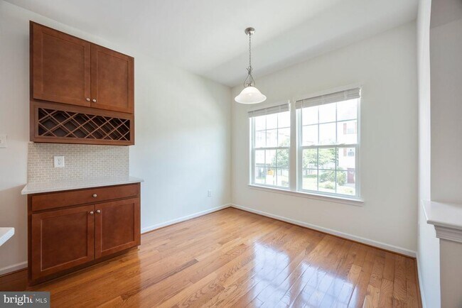 Building Photo - 616 Warbler Walk