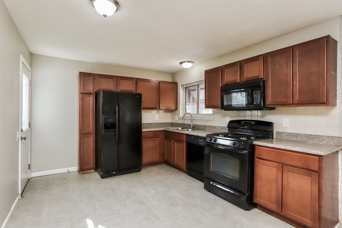 Building Photo - 2095 Collier Dr