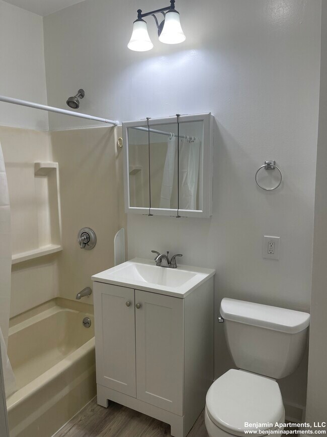 Building Photo - 75 Division St