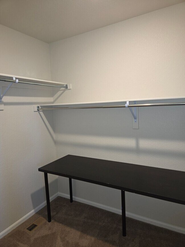 Building Photo - Modern Comfort in a Prime Location – 3 Bed / 2.5 Bath Home in Denver!
