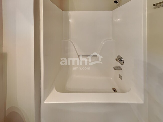 Building Photo - 7827 Rainey Dr