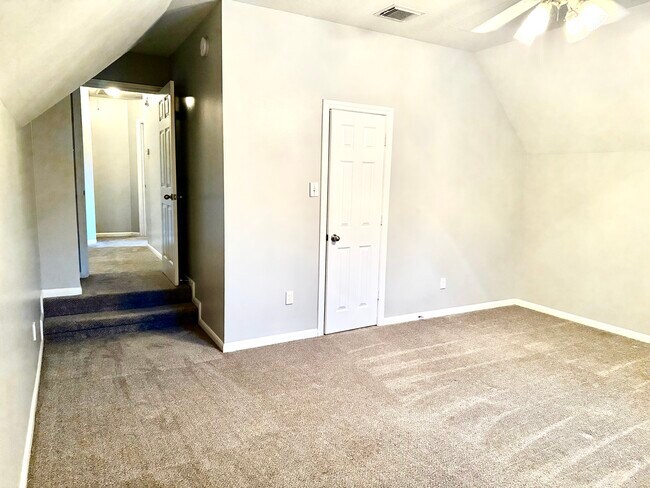 Building Photo - 14131 Sandhill Crane Dr
