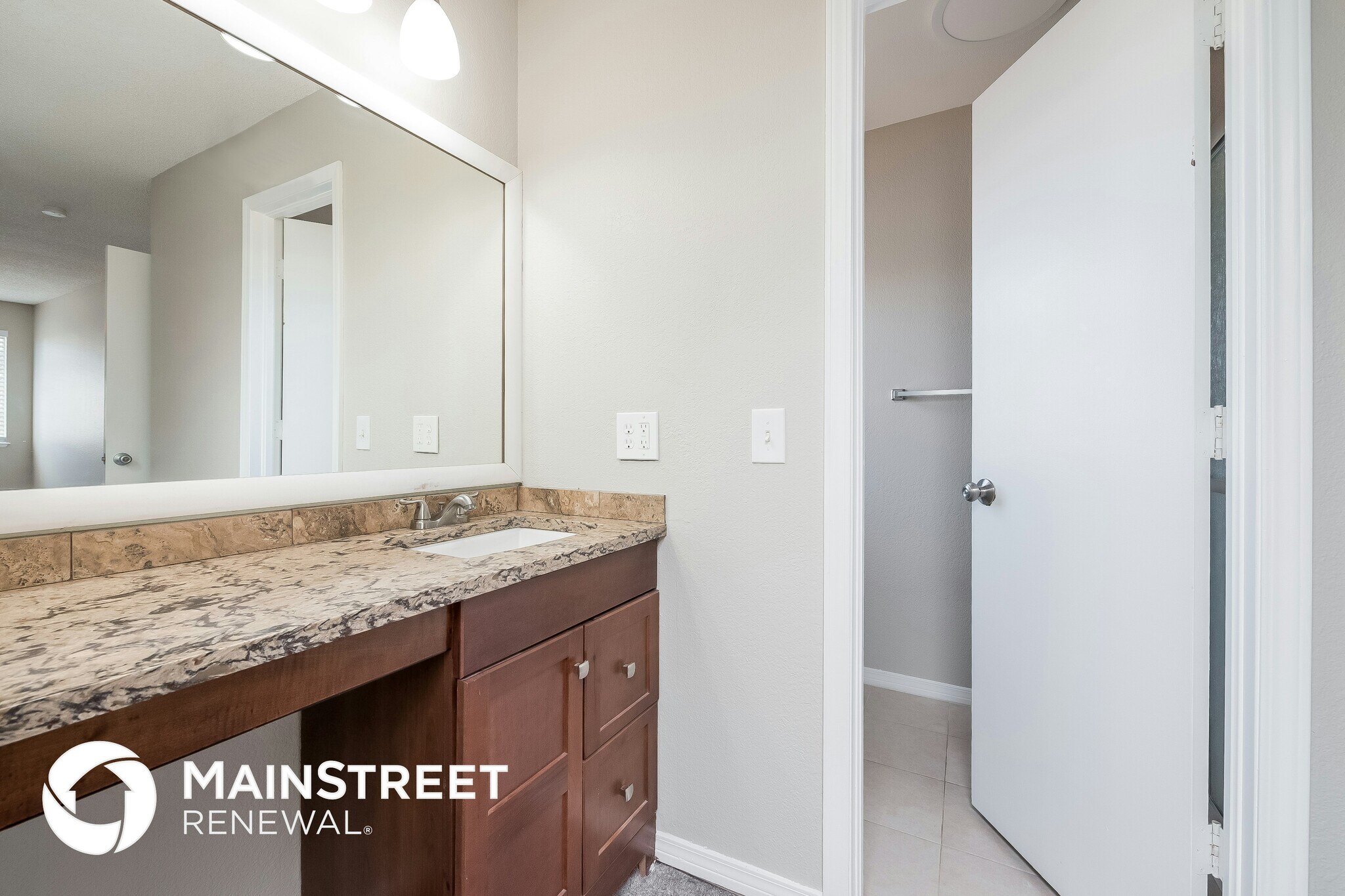 Building Photo - 10146 Fillmore St