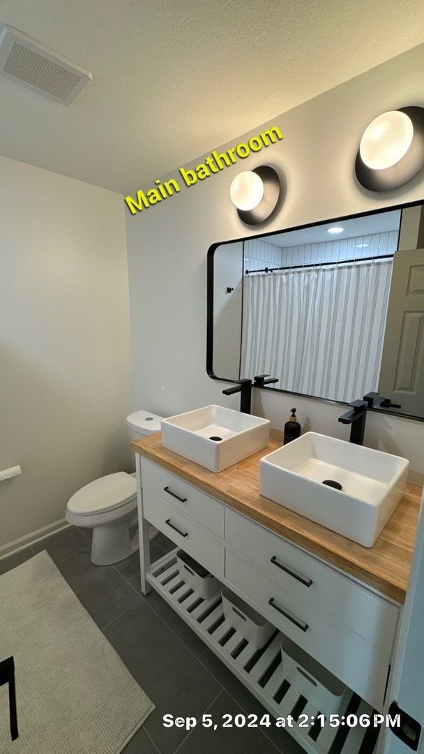 Building Photo - Fully Furnished home in Lee's Summit!