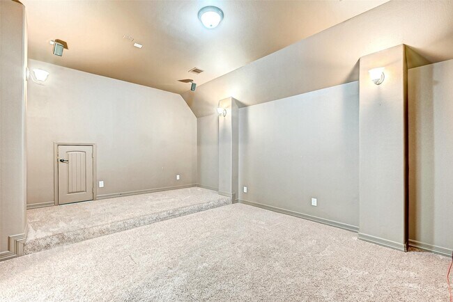 Building Photo - 31815 Dunham Lake Dr