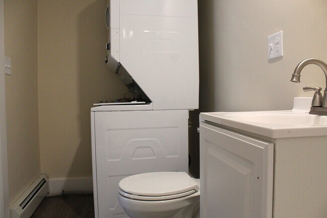 Building Photo - 78 Endicott St