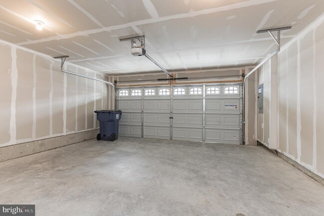 Building Photo - 8039 Blue Stream Dr