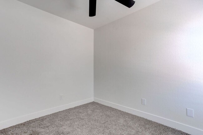 Building Photo - 8765 First Lady Ave