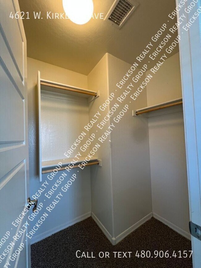 Building Photo - 4621 Kirkland Ave