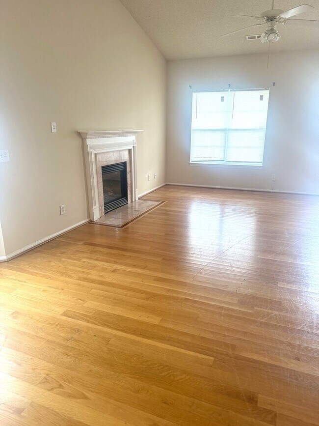 Building Photo - Moss Creek Place - AVAILABLE NOW