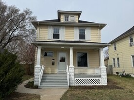 Building Photo - 1915 11th St
