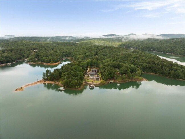 Building Photo - 725 Rocky Point Dr