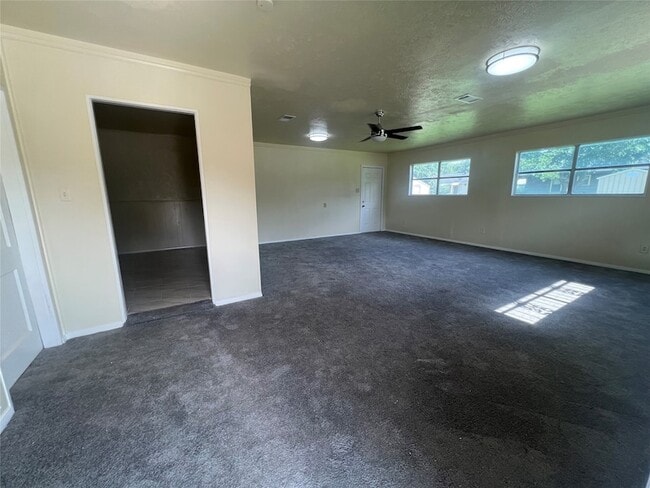 Building Photo - 5300 Ira St