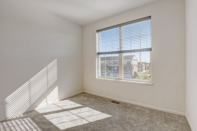 Building Photo - 2924 Reflection Dr