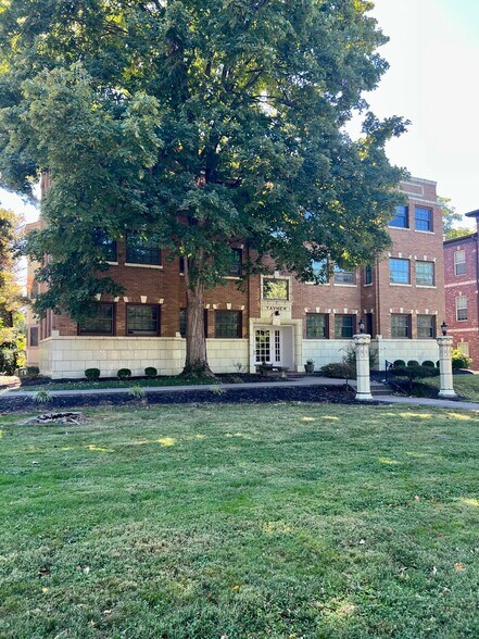 Primary Photo - 2082 Douglass Blvd