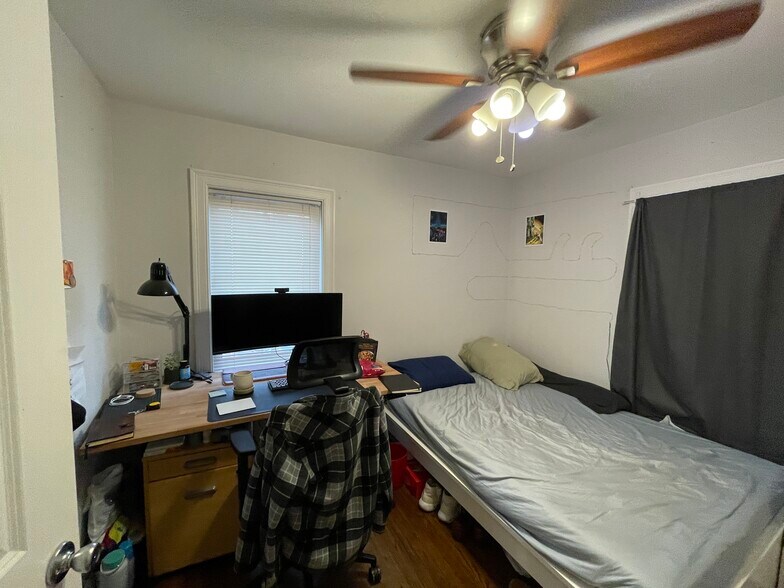 Building Photo - 800 Parker St