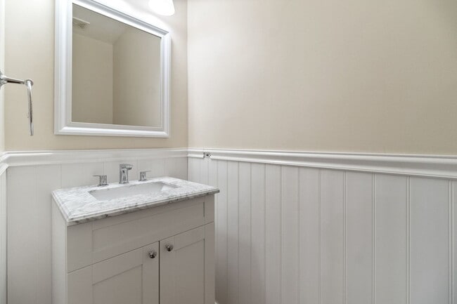Building Photo - 3057 Serenity Ln