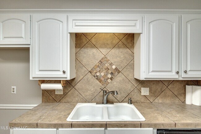 Building Photo - 348 Durham Ct