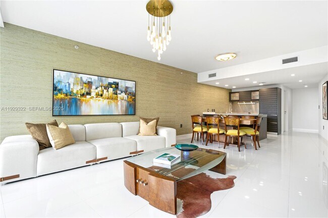 Building Photo - 200 Biscayne Blvd Way