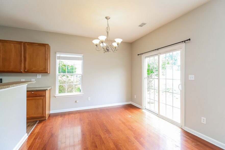 Building Photo - 6415 Glenolden Dr