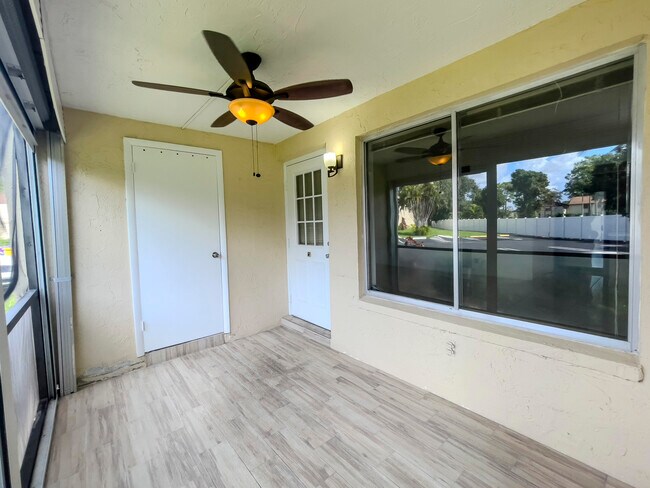 Building Photo - 3624 La Aires Ct