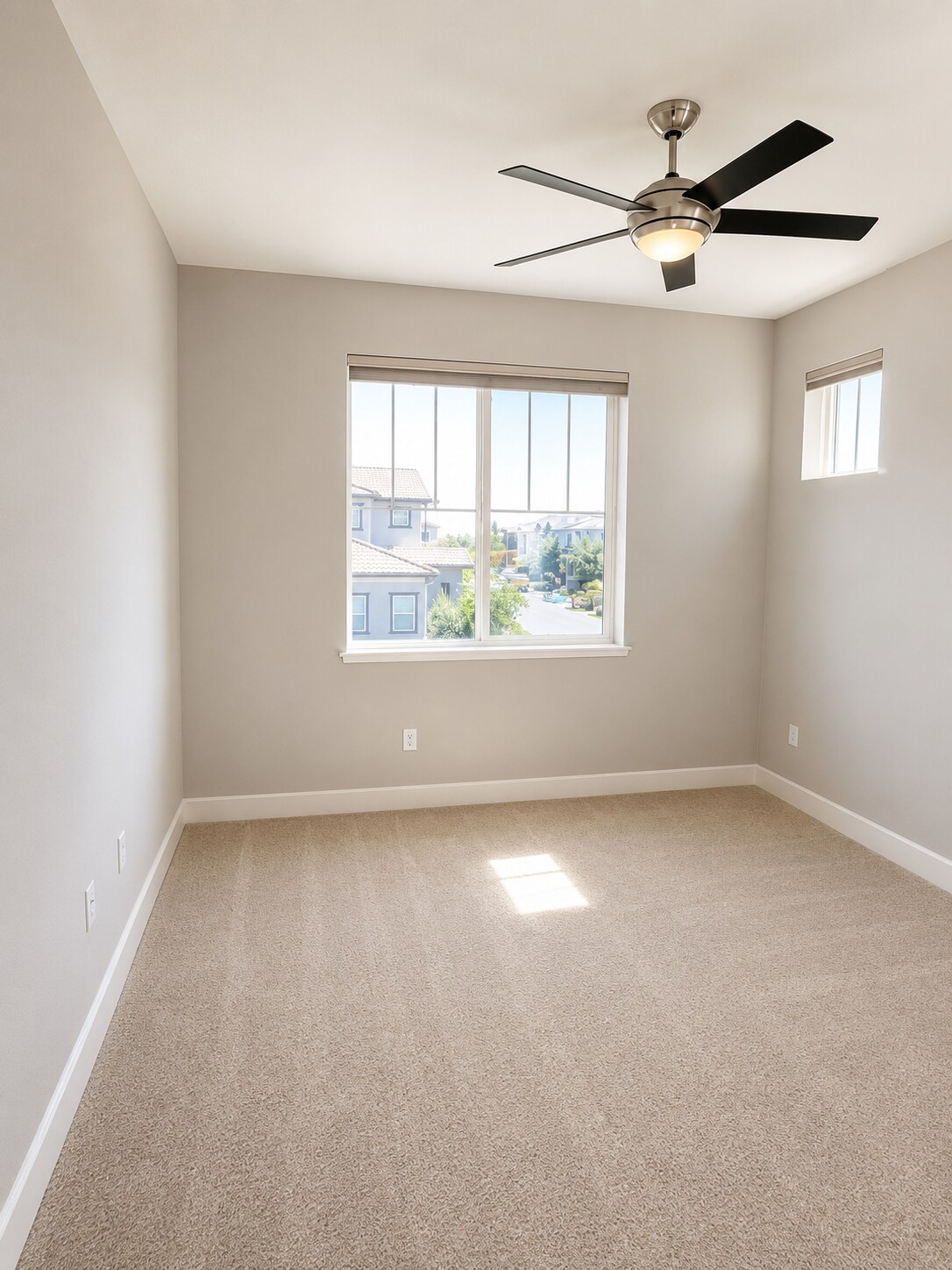 Building Photo - 2072 Parsons Dr