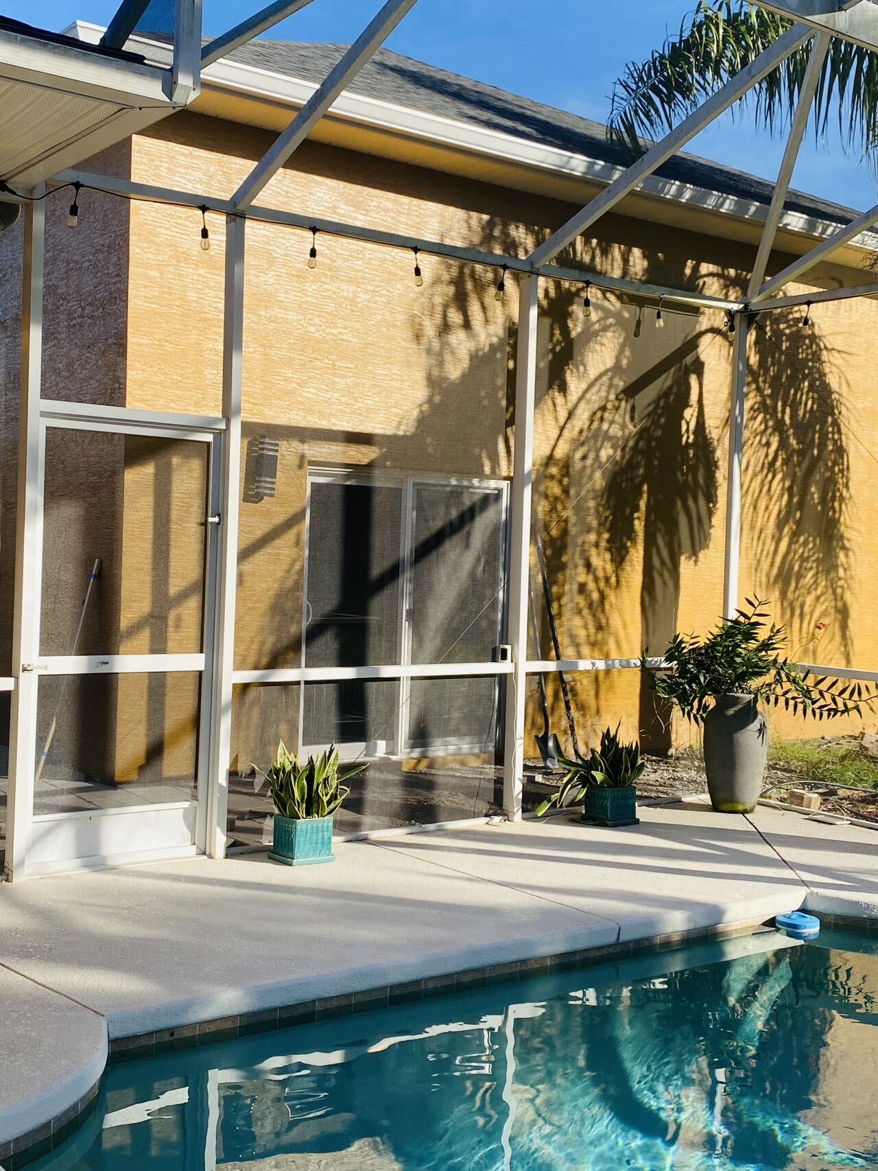 Building Photo - 628 Hills Blvd