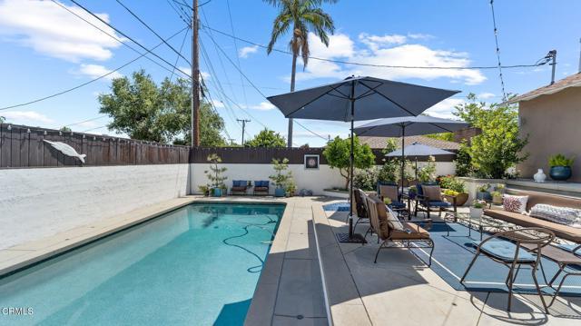 Building Photo - 2030 N Altadena Dr