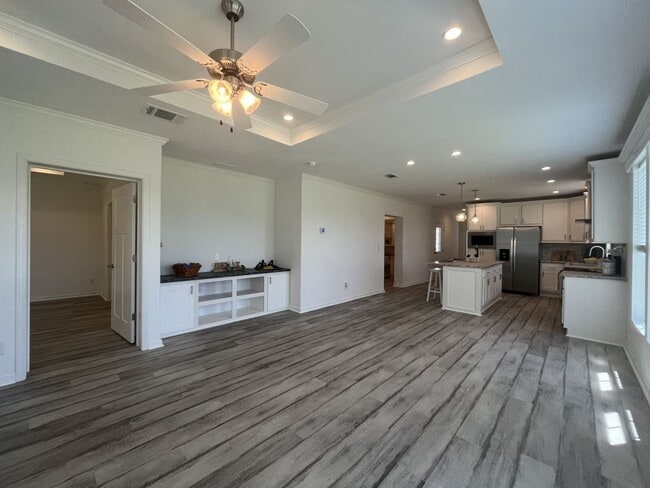 Building Photo - 589 Johnathans Cay