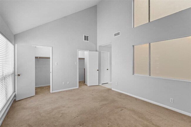 Building Photo - 724 Country Pl Dr