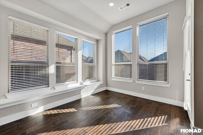 Building Photo - Spacious 4Bd/3Bath House in Little Elm