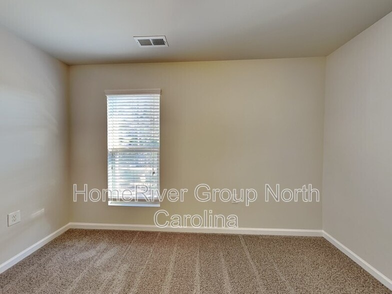 Building Photo - 509 Brier Crossings Loop