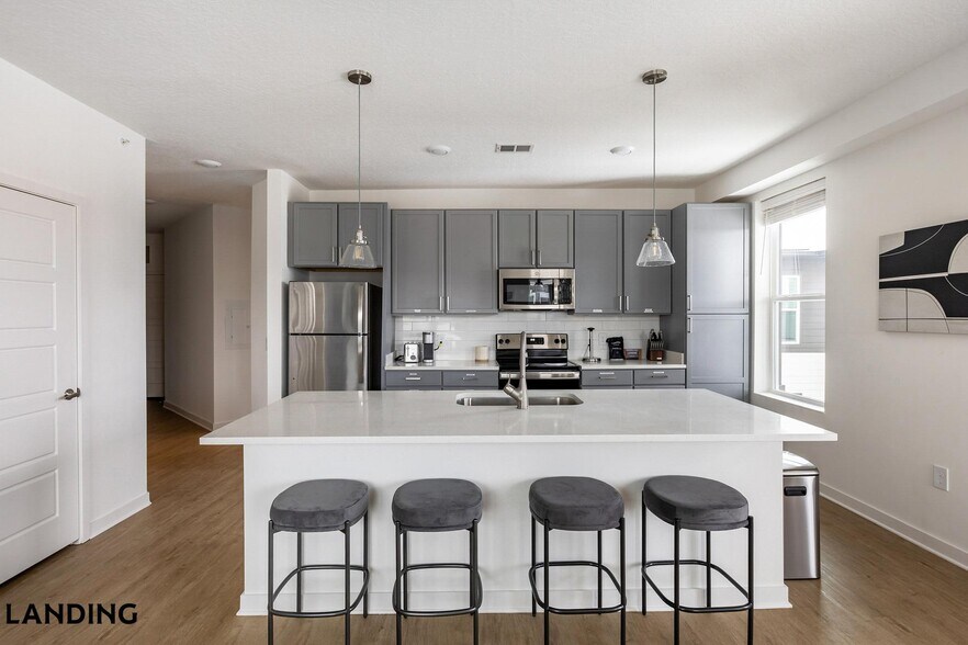 Building Photo - 1181 Manhattan Blvd