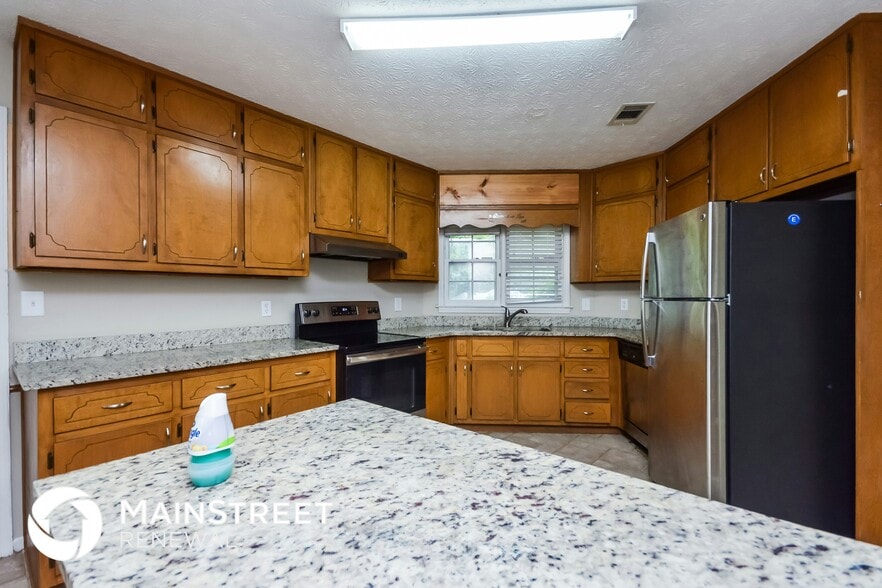 Building Photo - 105 Stone Creek Dr
