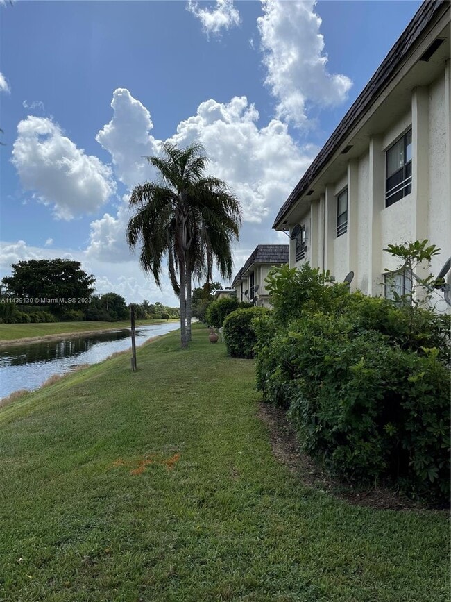 Building Photo - 11150 Royal Palm Blvd