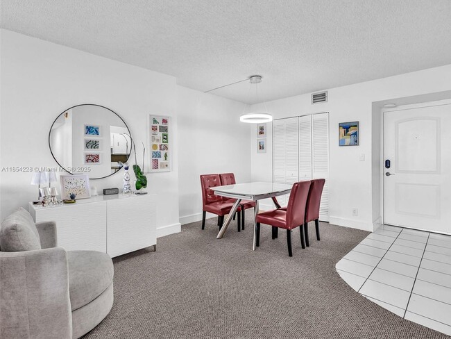 Building Photo - 100 Bayview Dr