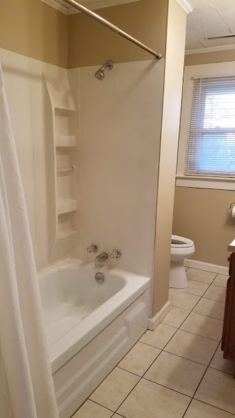 Bathroom - 103 W 12th St