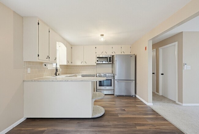 Building Photo - 110 Oswego St