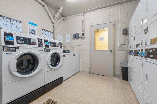 Building Photo - 125 Prospect St