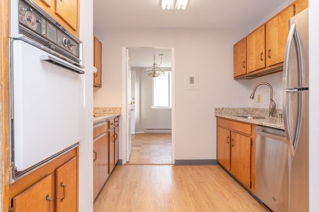 Building Photo - 1 Bed 1 Bath Condo in Barcroft Hills